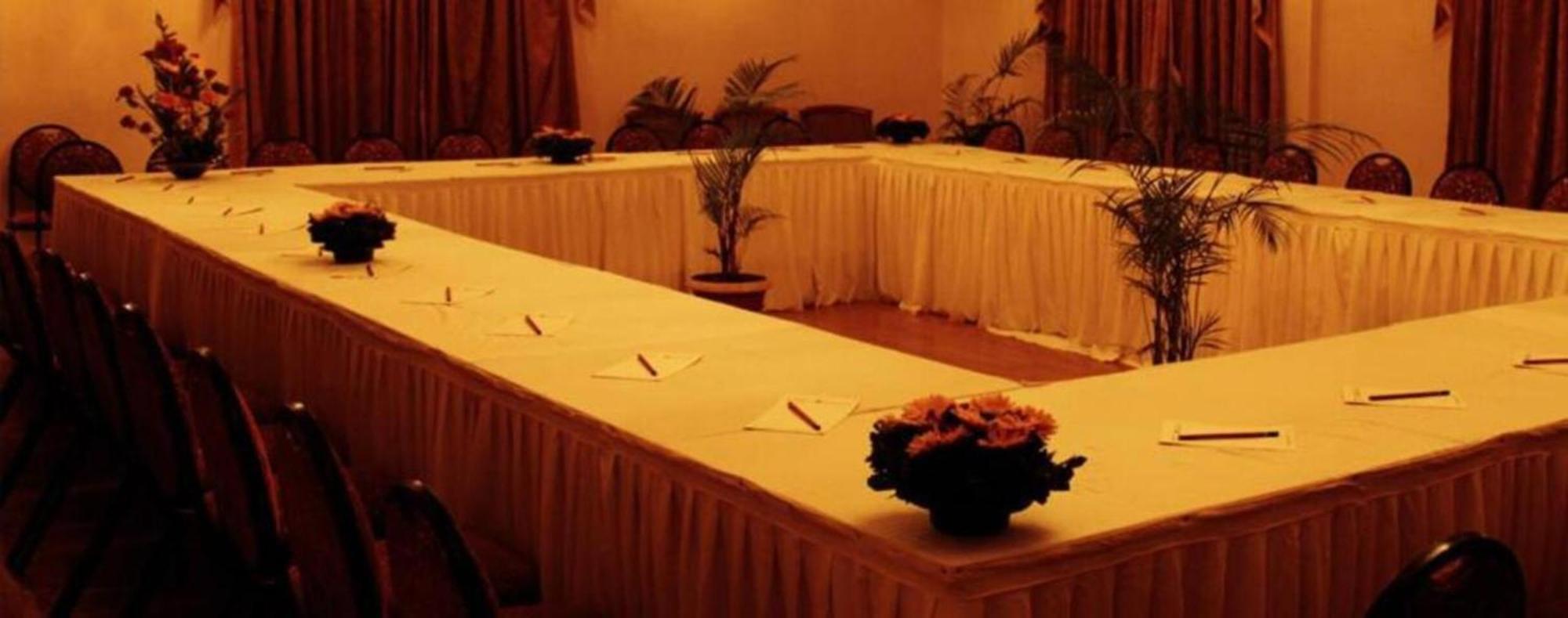 Kailash Parbat Hotel Lonavala Dış mekan fotoğraf