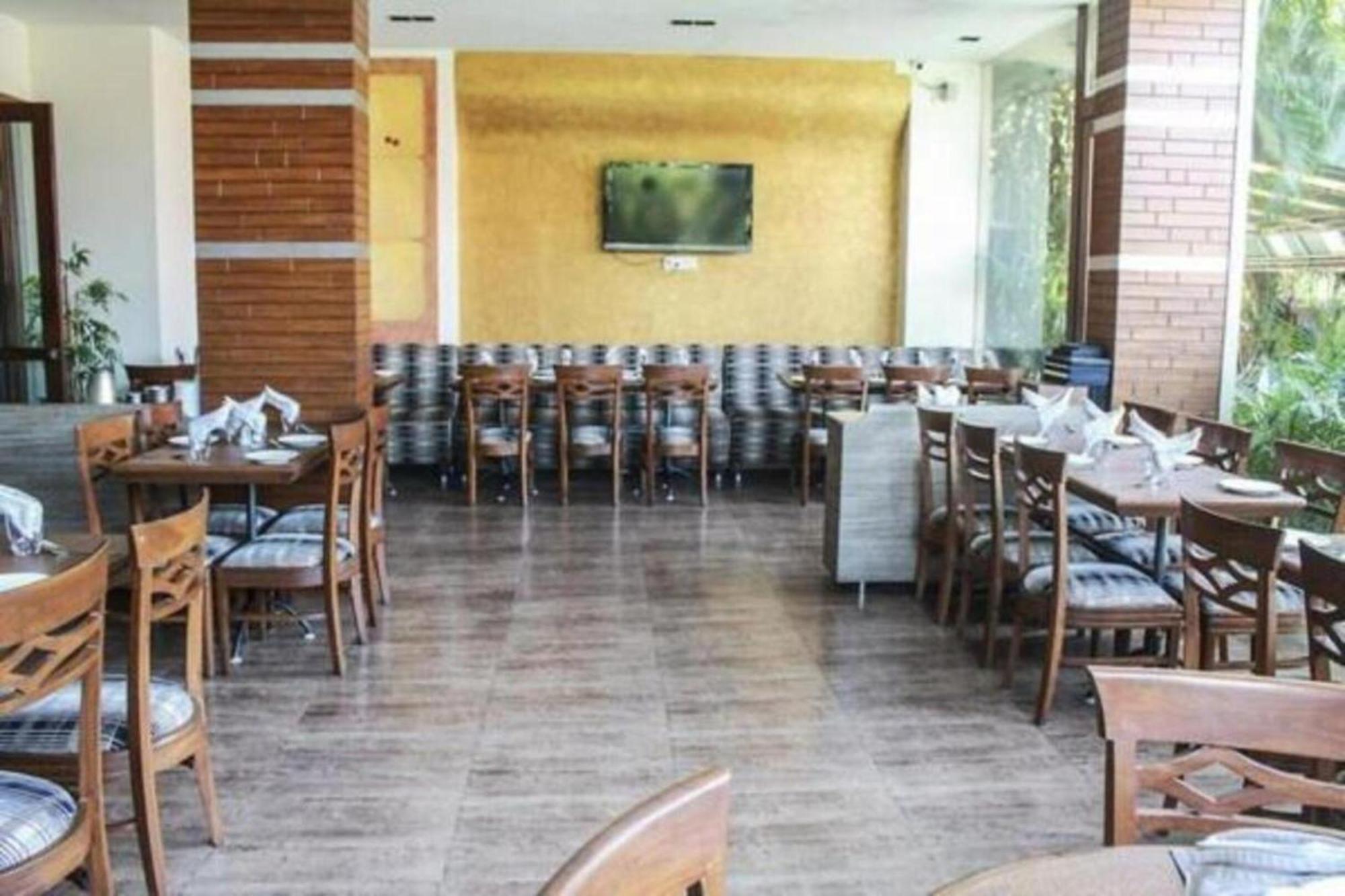 Kailash Parbat Hotel Lonavala Dış mekan fotoğraf