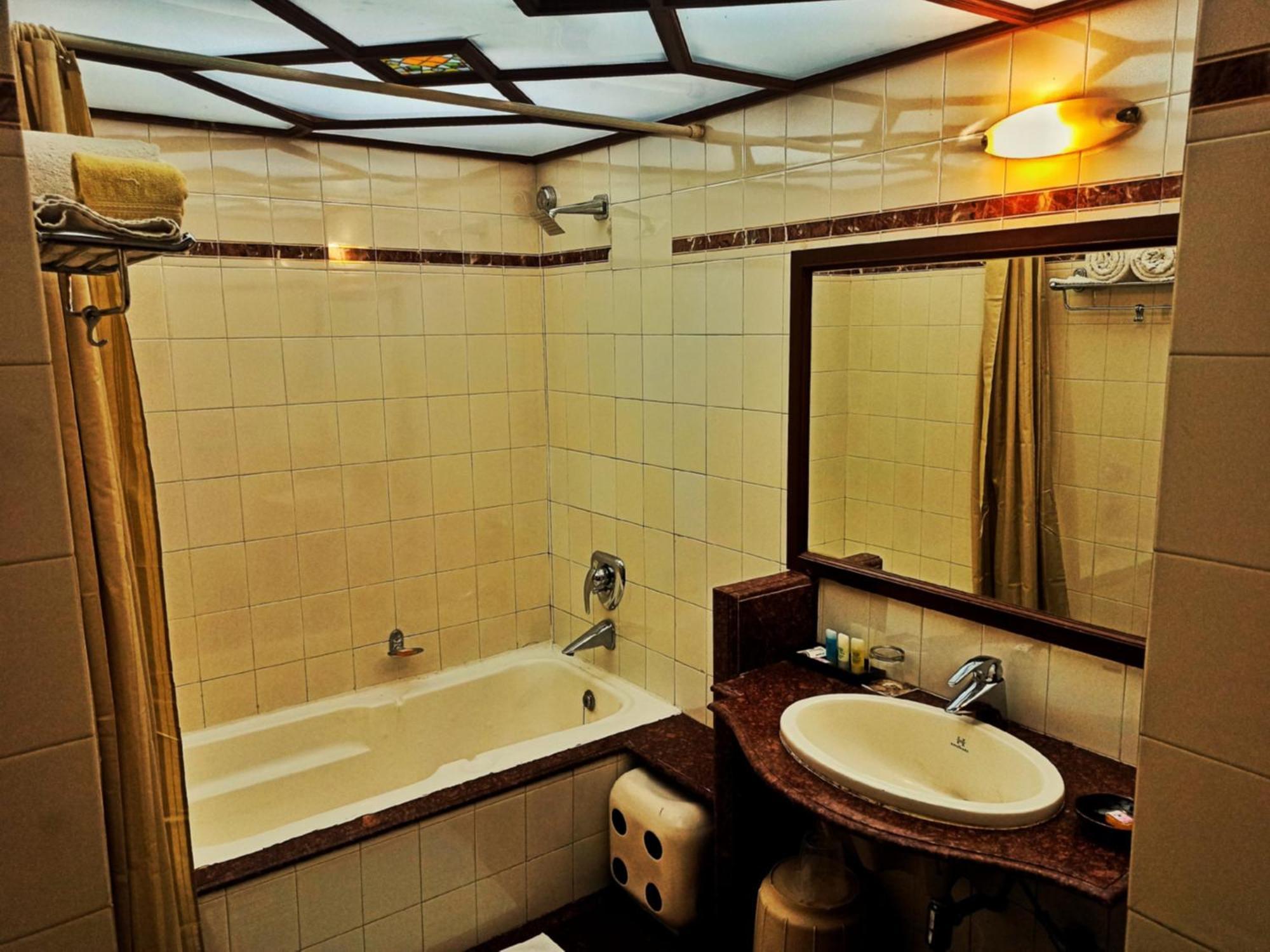 Kailash Parbat Hotel Lonavala Dış mekan fotoğraf